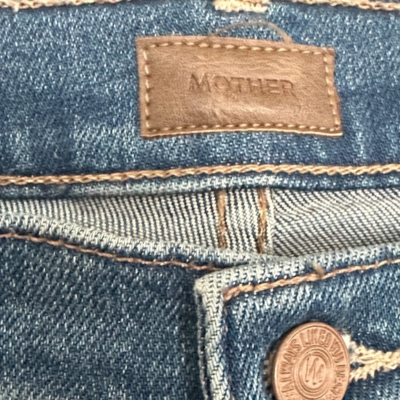 Mother Weekender Fray Jeans - Picture 4 of 9